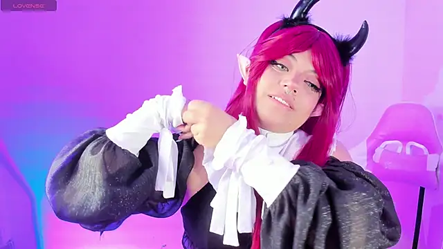 Snapshot of Ahri_Elderwood chatting on 09.16.25 Ahri Elderwood online show from 09.16.25