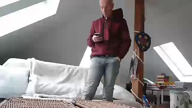 Snapshot of maxmueller321 chatting on 12.11.24 maxmueller321 online show from 12.11.24