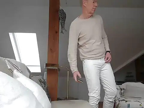 Snapshot of maxmueller321 chatting on 02.04.26 maxmueller321 online show from 02.04.26