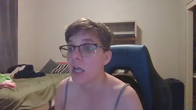 KaliSnow199623 online show from 10.22.25