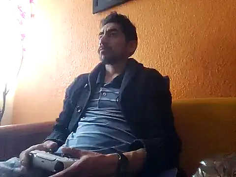 Snapshot of Angel_Coronel chatting on 12.05.24 Angel Coronel online show from 12.05.24