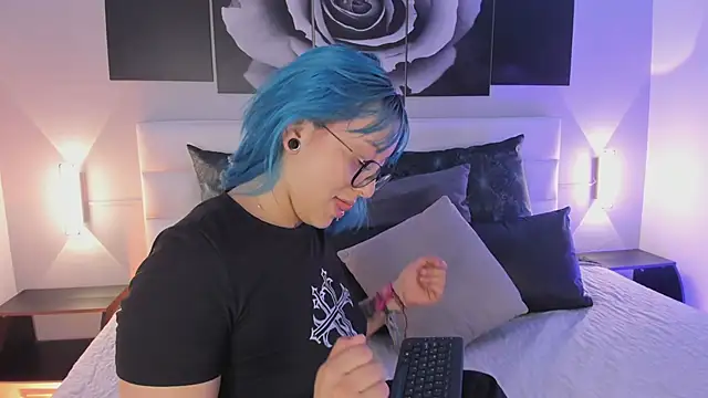 Snapshot of sofi_bakerr chatting on 10.26.25 sofi bakerr online show from 10.26.25