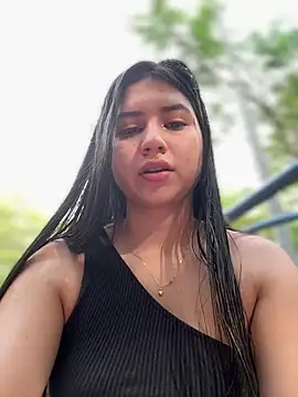 Snapshot of VAL_PRINCESS chatting on 12.20.24 VAL PRINCESS online show from 12.20.24