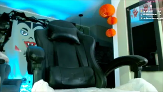 tevenwhiite online show from 10.26.25