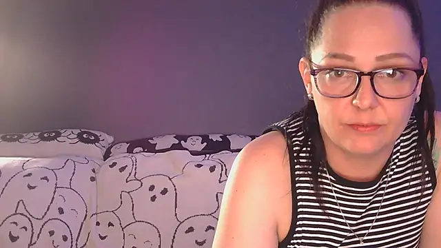 TearYouApart69 online show from 04.25.26