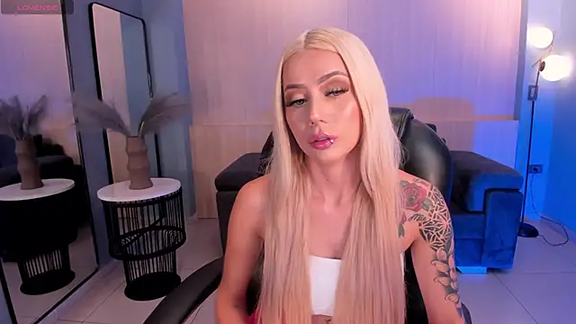 HannaConnor  online show from 02.27.25