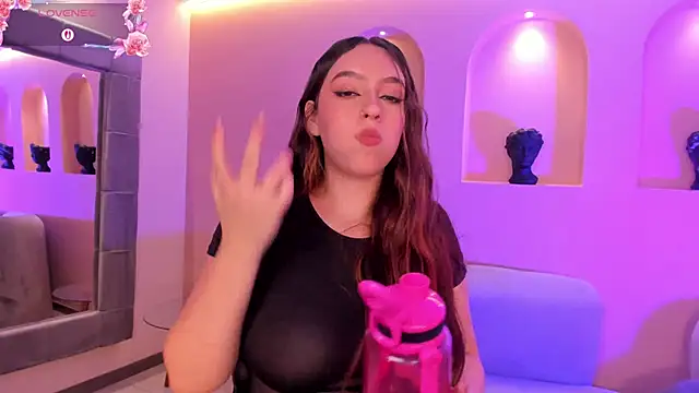 Snapshot of BellaRose_X chatting on 02.20.25 BellaRose X online show from 02.20.25