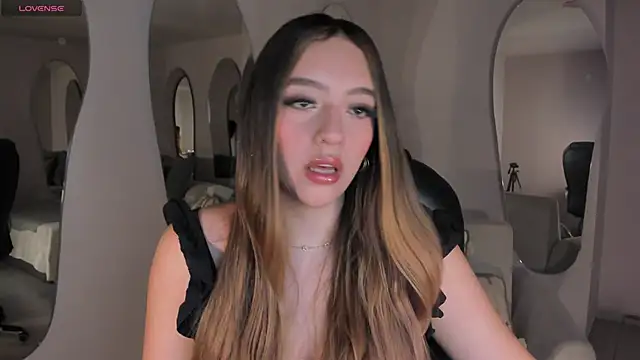 Snapshot of BellaRose_X chatting on 09.27.25 BellaRose X online show from 09.27.25