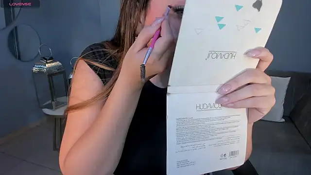 Snapshot of BellaRose_X chatting on 10.08.25 BellaRose X online show from 10.08.25