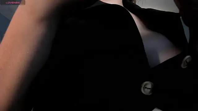 Snapshot of BellaRose_X chatting on 10.09.25 BellaRose X online show from 10.09.25