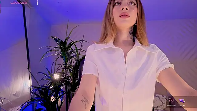 ViolettHansson online show from 02.18.25