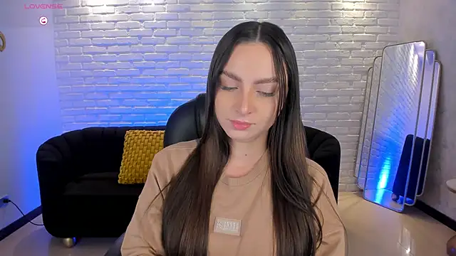 Snapshot of AliceHarper_ chatting on 03.04.25 AliceHarper online show from 03.04.25