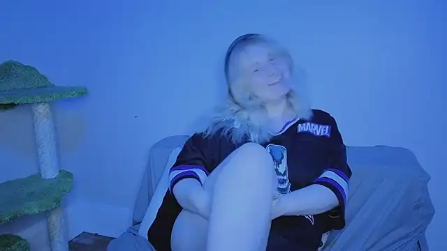 Glitch Witch online show from 07.04.26