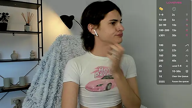 Snapshot of little_femb0y chatting on 02.18.26 little femb0y online show from 02.18.26