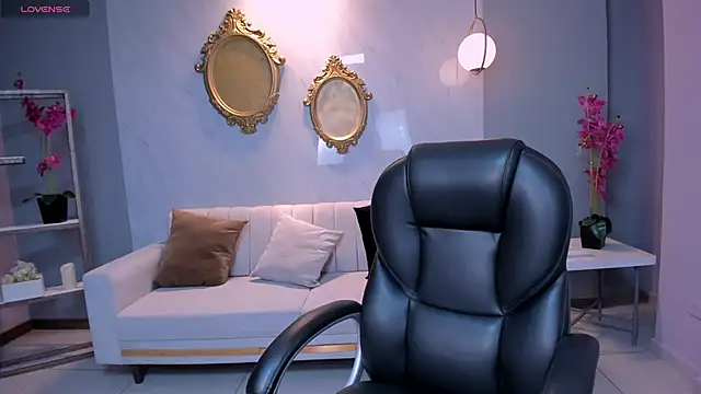 AnaisNin online show from 03.05.25