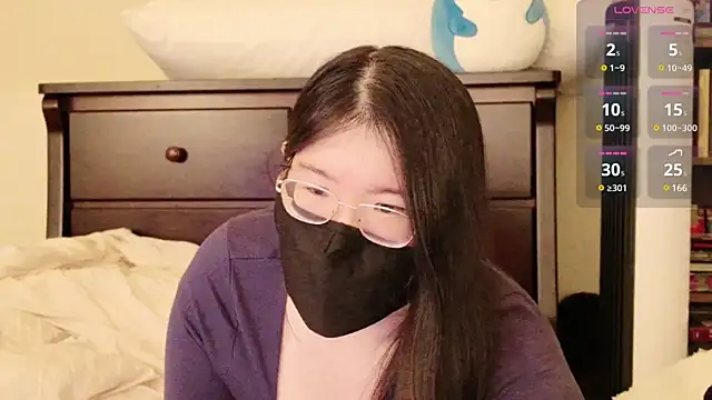 Snapshot of Kara-Nuna chatting on 12.08.24 Kara-Nuna online show from 12.08.24