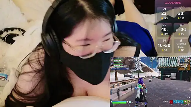 Snapshot of Kara-Nuna chatting on 12.08.24 Kara-Nuna online show from 12.08.24