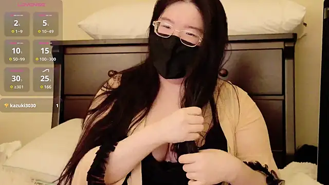 Snapshot of Kara-Nuna chatting on 12.10.24 Kara-Nuna online show from 12.10.24