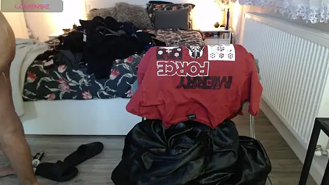 KimBeee online show from 02.04.25