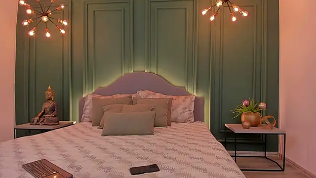 IrisBaker online show from 01.03.25