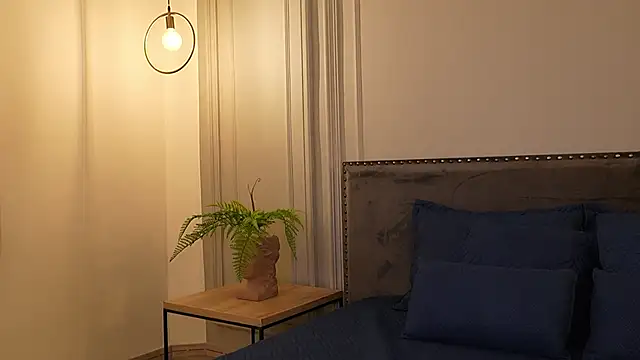 IrisBaker online show from 09.19.25