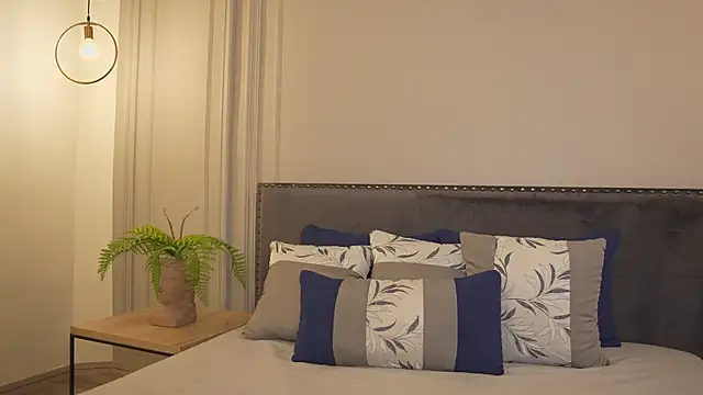 IrisBaker online show from 02.14.26