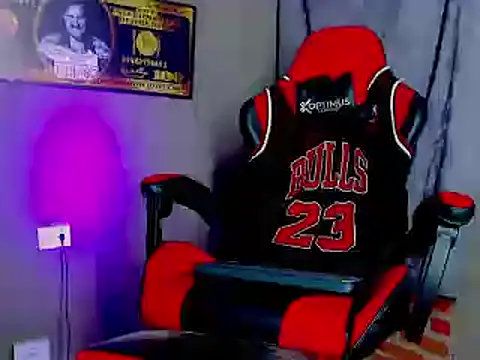 Snapshot of smoker445 chatting on 02.16.25 smoker445 online show from 02.16.25