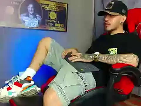 Snapshot of smoker445 chatting on 02.28.25 smoker445 online show from 02.28.25