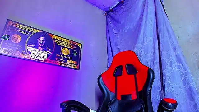 Snapshot of smoker445 chatting on 11.17.25 smoker445 online show from 11.17.25