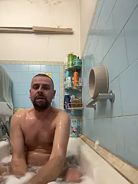 Snapshot of Huncutkuki chatting on 01.19.25 Huncutkuki online show from 01.19.25