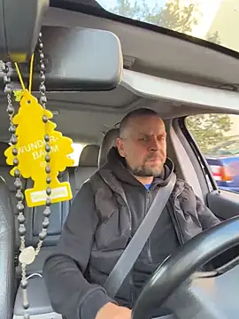 Snapshot of Huncutkuki chatting on 11.02.25 Huncutkuki online show from 11.02.25