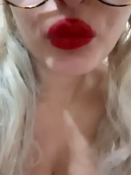 Snapshot of afrodizyak chatting on 12.21.24 afrodizyak online show from 12.21.24