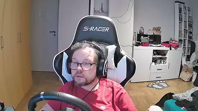 larsgessner30 online show from 10.28.25