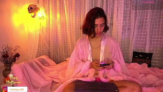Snapshot of cataleyya_666 chatting on 10.13.25 cataleyya 666 online show from 10.13.25