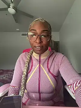 Snapshot of life-ent chatting on 11.17.25 life-ent online show from 11.17.25