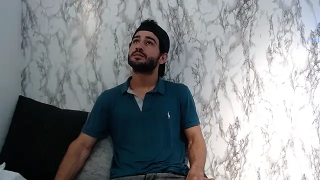 Snapshot of Moon_and_aaron chatting on 03.01.26 Moon and aaron online show from 03.01.26