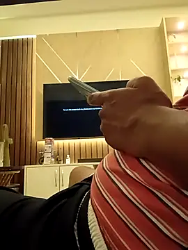 Snapshot of SexyMama_boy chatting on 04.18.26 SexyMama boy online show from 04.18.26