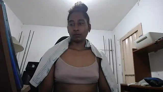 yohatinelly07 online show from 11.28.25