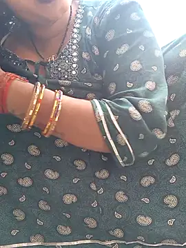 Snapshot of Simaran_bhabhi chatting on 02.14.25 Simaran bhabhi online show from 02.14.25