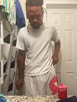 Snapshot of 1BeautyN1Beast chatting on 12.04.24 1BeautyN1Beast online show from 12.04.24