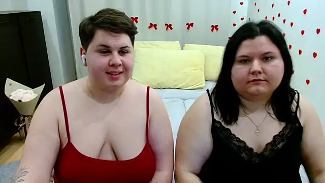 BeckyAndHellen online show from 12.02.25