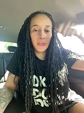 Shuggabutt online show from 04.04.26