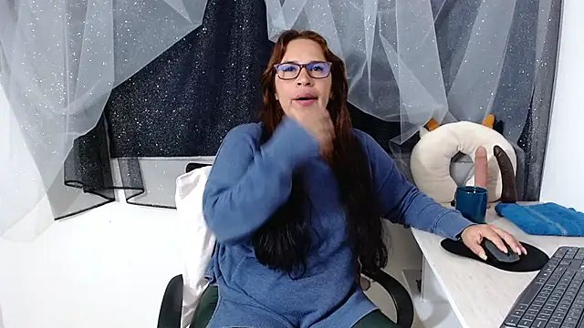 Snapshot of Abril_Bianchi chatting on 01.06.25 Abril Bianchi online show from 01.06.25