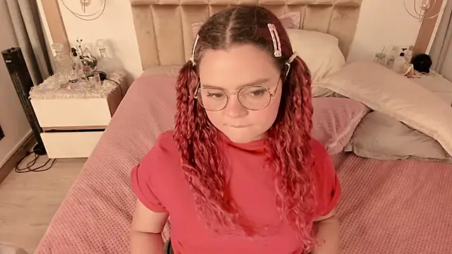 Twwiiggy online show from 03.15.25