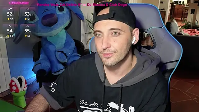 Snapshot of Gil_gamesh90 chatting on 09.08.25 Gil gamesh90 online show from 09.08.25