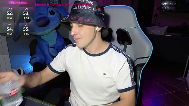 Snapshot of Gil_gamesh90 chatting on 09.12.25 Gil gamesh90 online show from 09.12.25