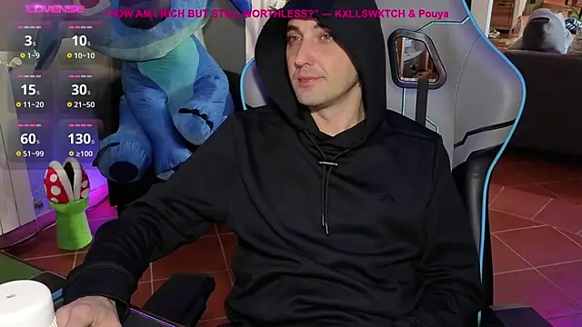 Snapshot of Gil_gamesh90 chatting on 11.12.25 Gil gamesh90 online show from 11.12.25