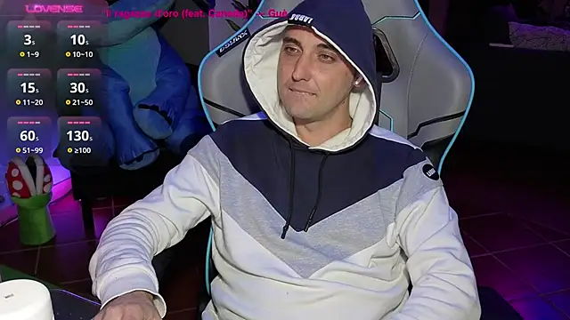 Snapshot of Gil_gamesh90 chatting on 11.21.25 Gil gamesh90 online show from 11.21.25