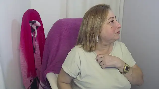 paiper halliwey online show from 01.10.25