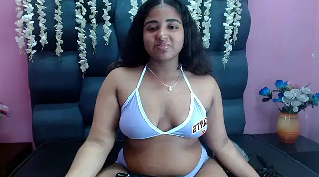 Sofia Hernandez  online show from 02.12.25